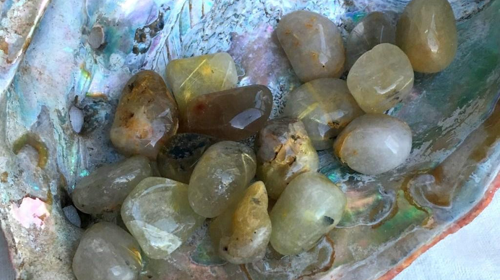 What Are Quartz Inclusions and How Do They Form? - Practical Magic Store