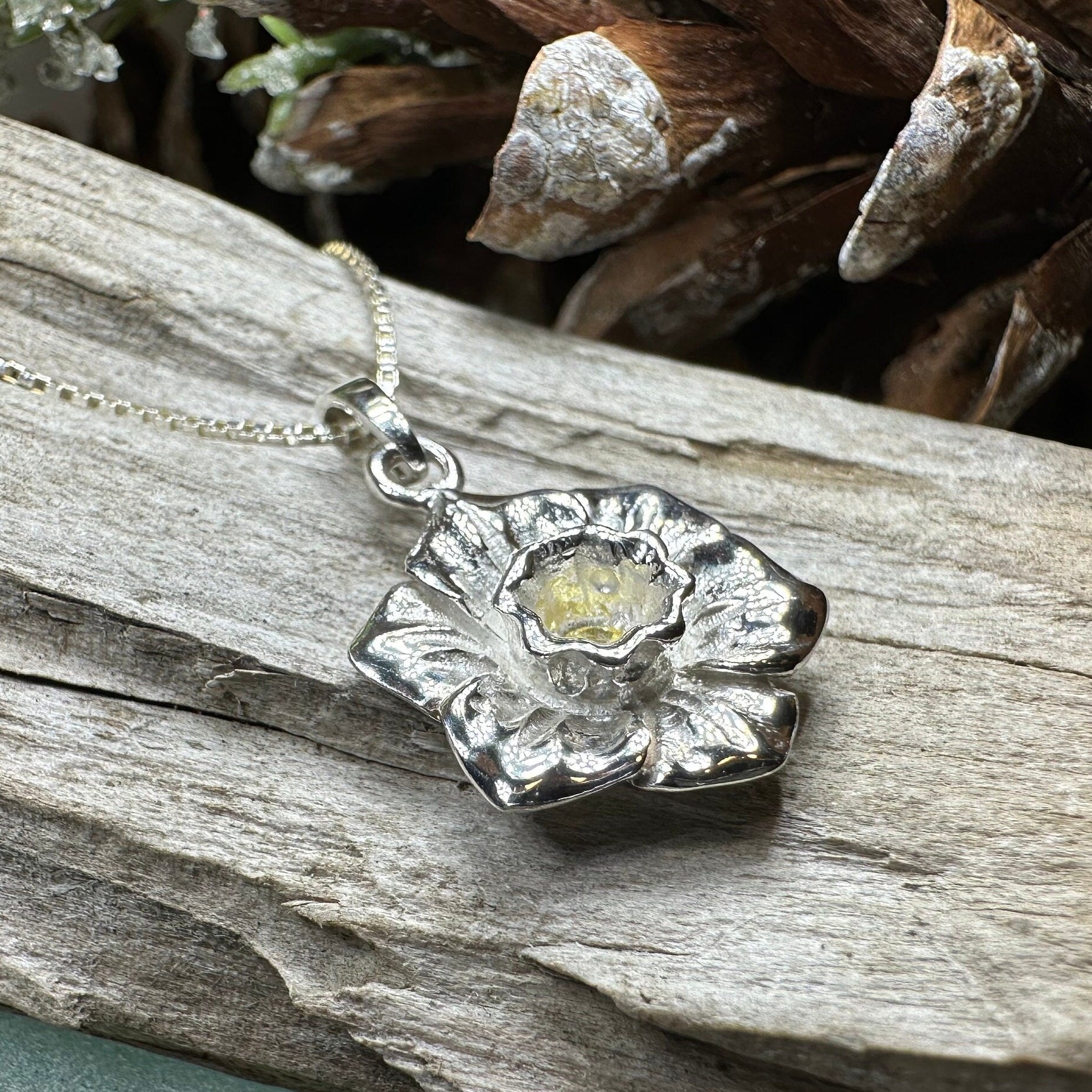 Celtic Crystal Design Jewelry Welsh Daffodil Pendant necklace featuring a detailed Welsh Daffodil flower charm.