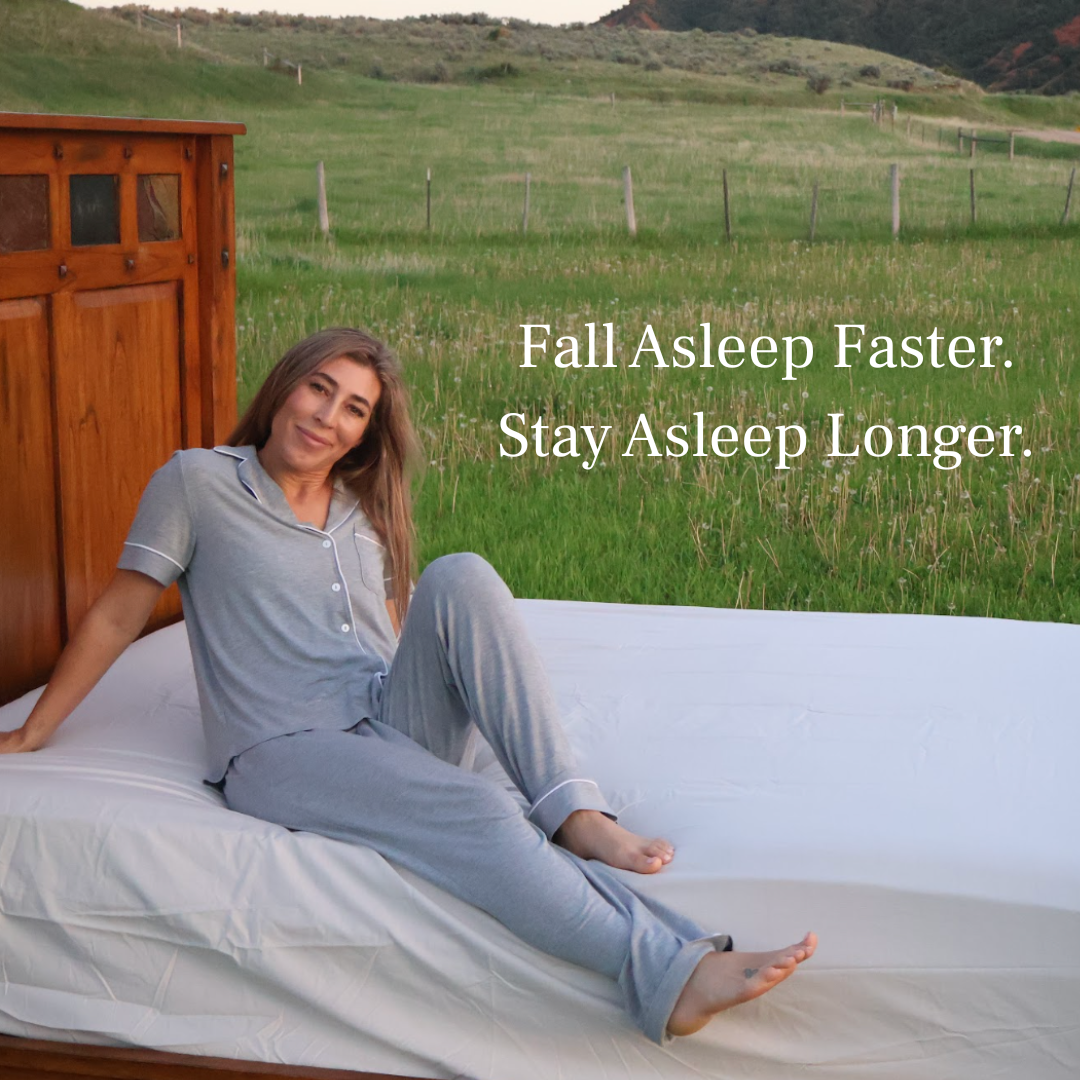 GroundLuxe fitted grounding sheet in dark gray, king size, made of organic cotton, with elastic edges for a secure fit.