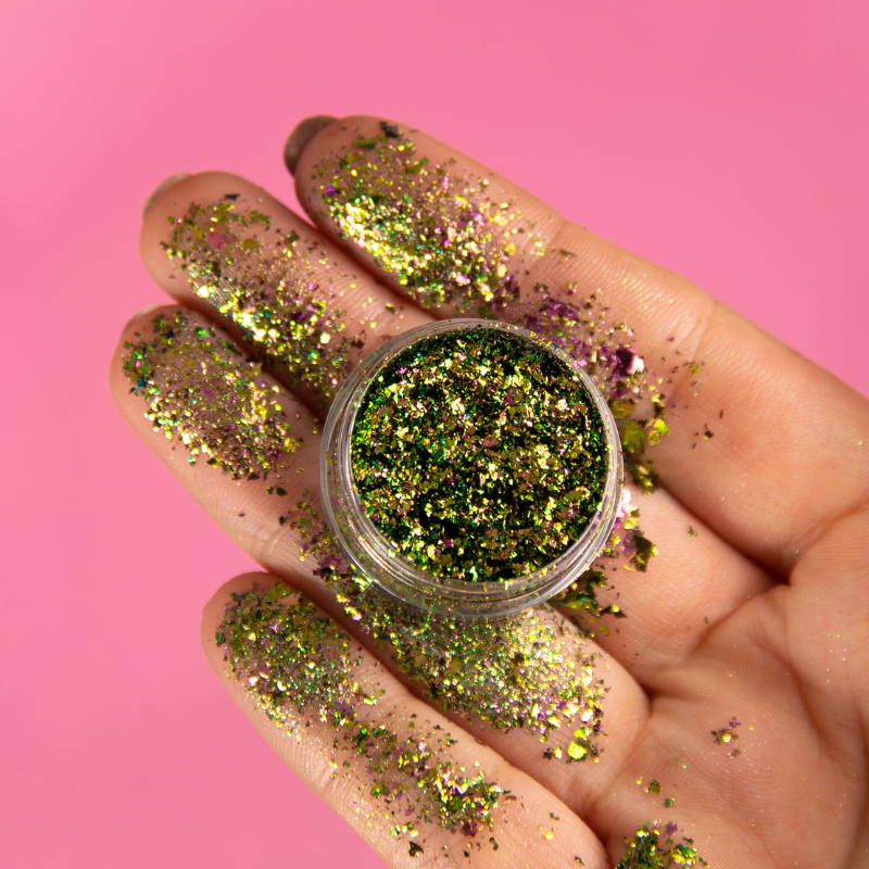 Shimmering Flake Saturno from NABA Cosmetics USA with iridescent, pearl-like finish on a neutral background.