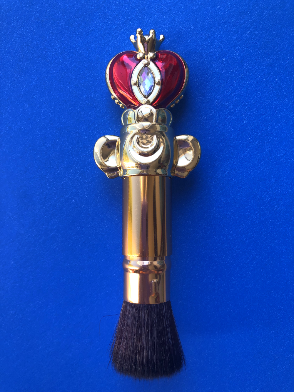 Nekoyanin Heart Brush with pink handle and soft bristles, perfect for makeup or artistic applications.