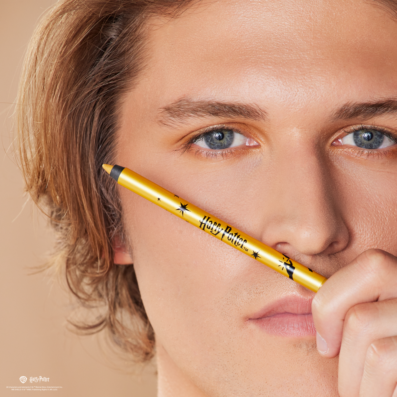 Profusion Cosmetics Harry Potter Dobby Is Free eyes liner set with two eye makeup products featuring Harry Potter holiday design.