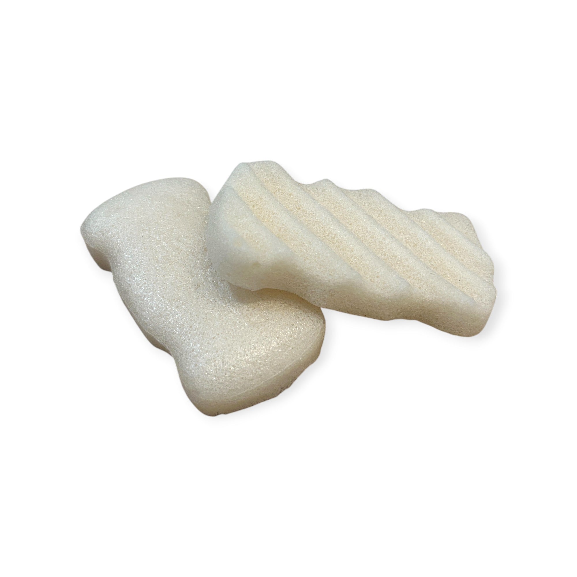 Refillism wavy konjac body sponge for gentle exfoliation and cleansing, made from natural konjac material.