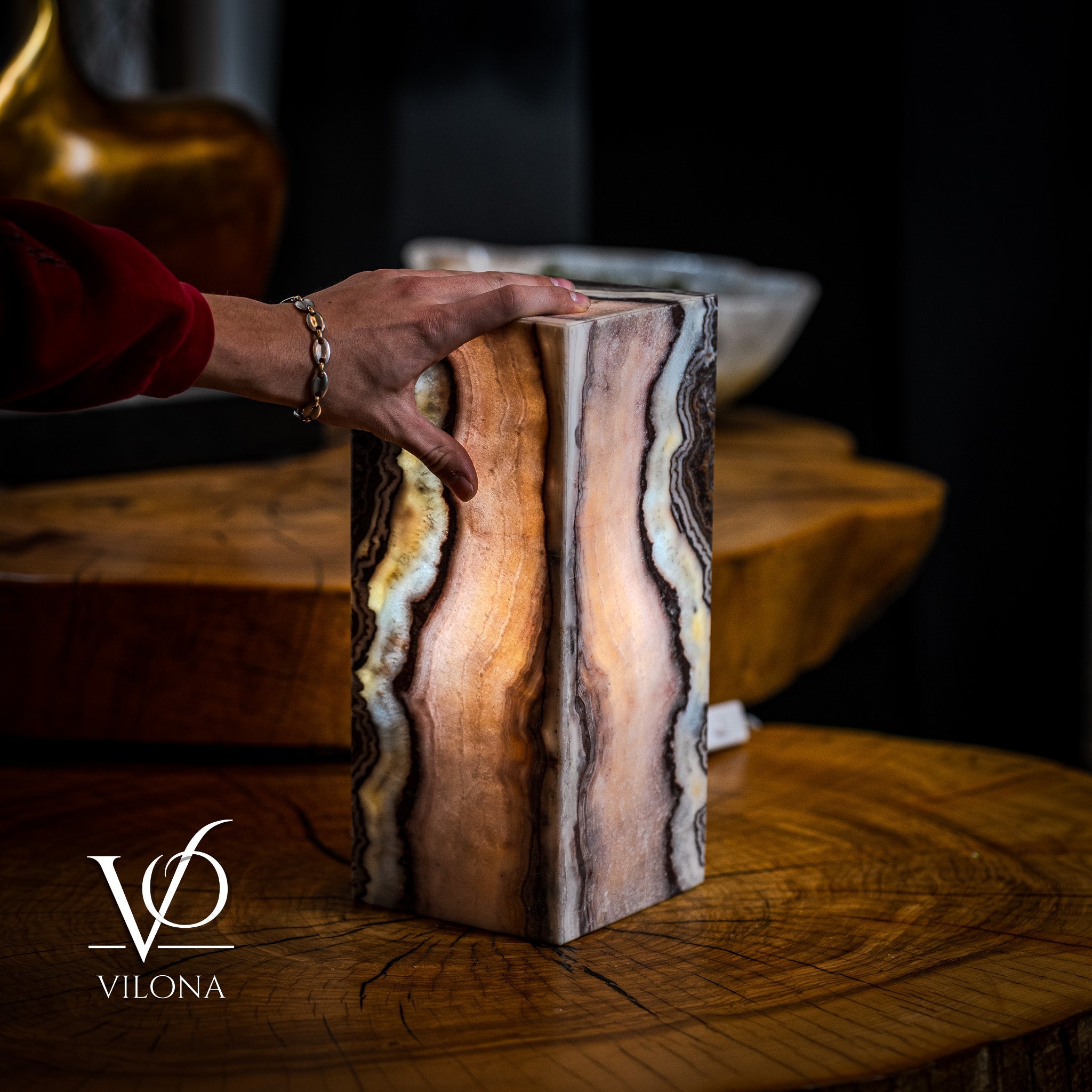 Vilona Onyx Razzberry Rosa Onyx desk lamp, stylish table lamp with vibrant pink and purple hues, decorative and functional lighting.