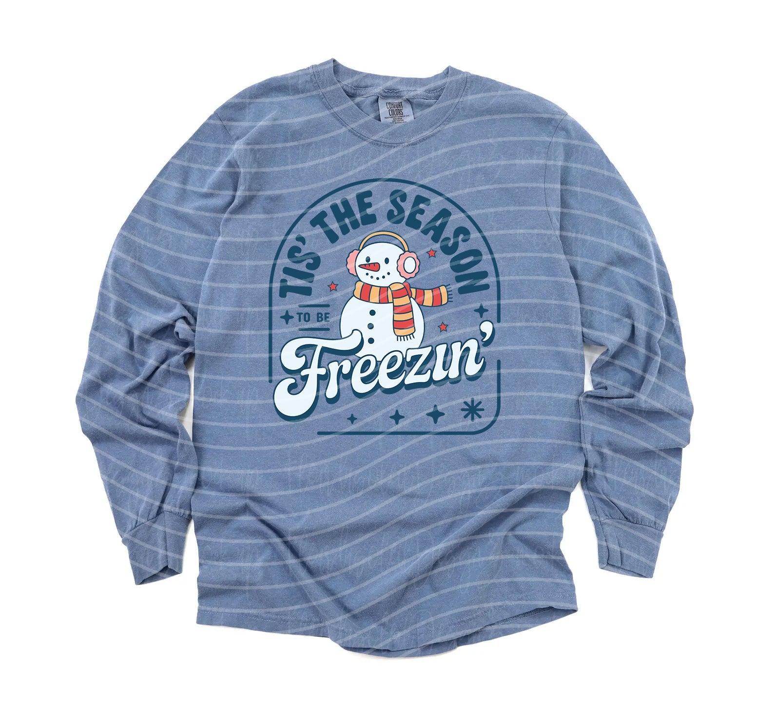 Gray graphic tee from Anchored Grace Boutique featuring festive "Tis the Season to Be Freezin" holiday design.