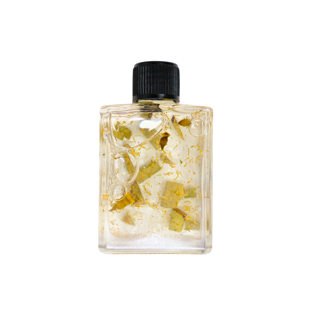 Circe Boutique Fast Luck Ritual Oil bottle with golden label, symbolizing good fortune and opportunity in spiritual practice.