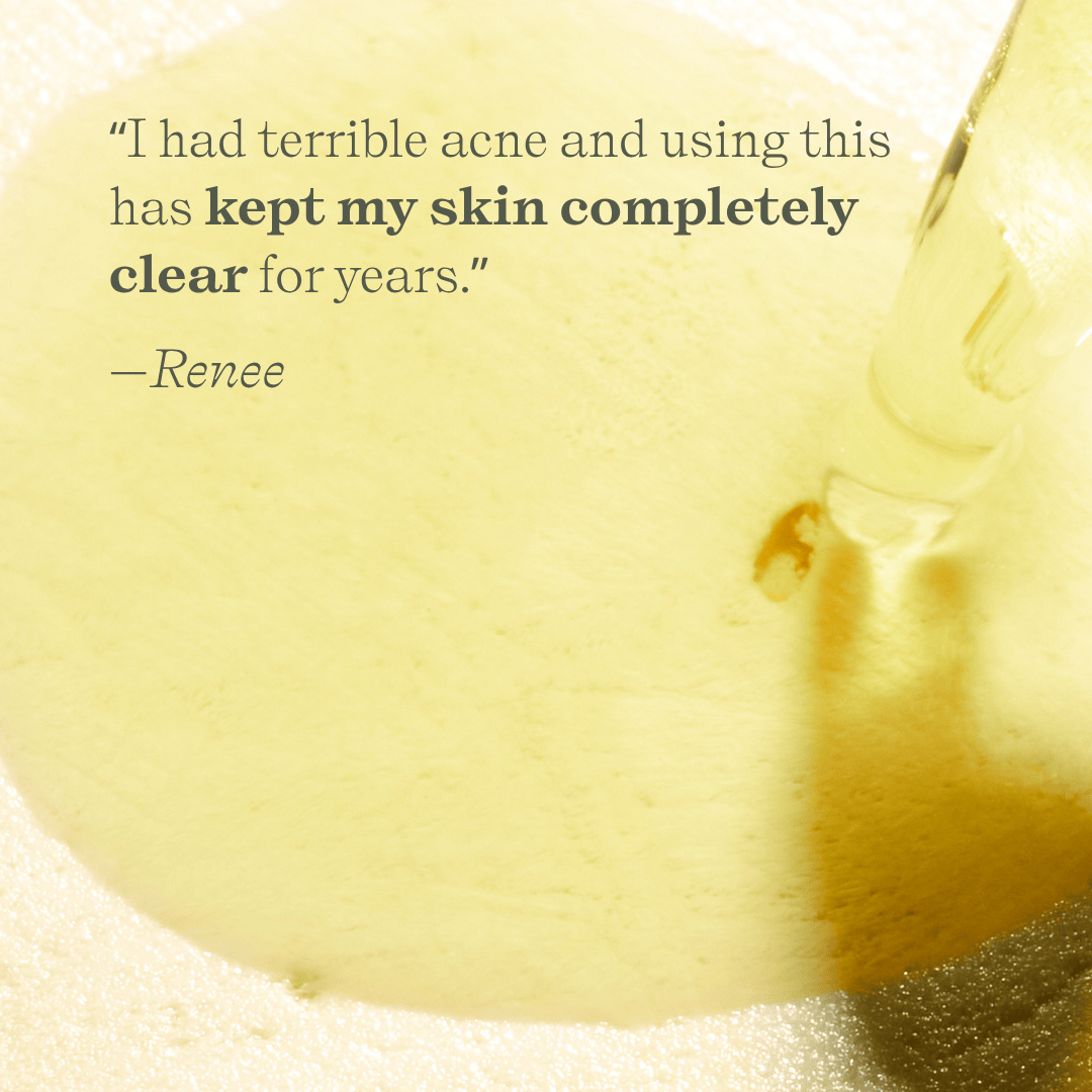 Green Tea Clarifying Facial Oil by Apoterra, natural facial oil featuring herbal ingredients, shown in a clear bottle with green tea leaves.