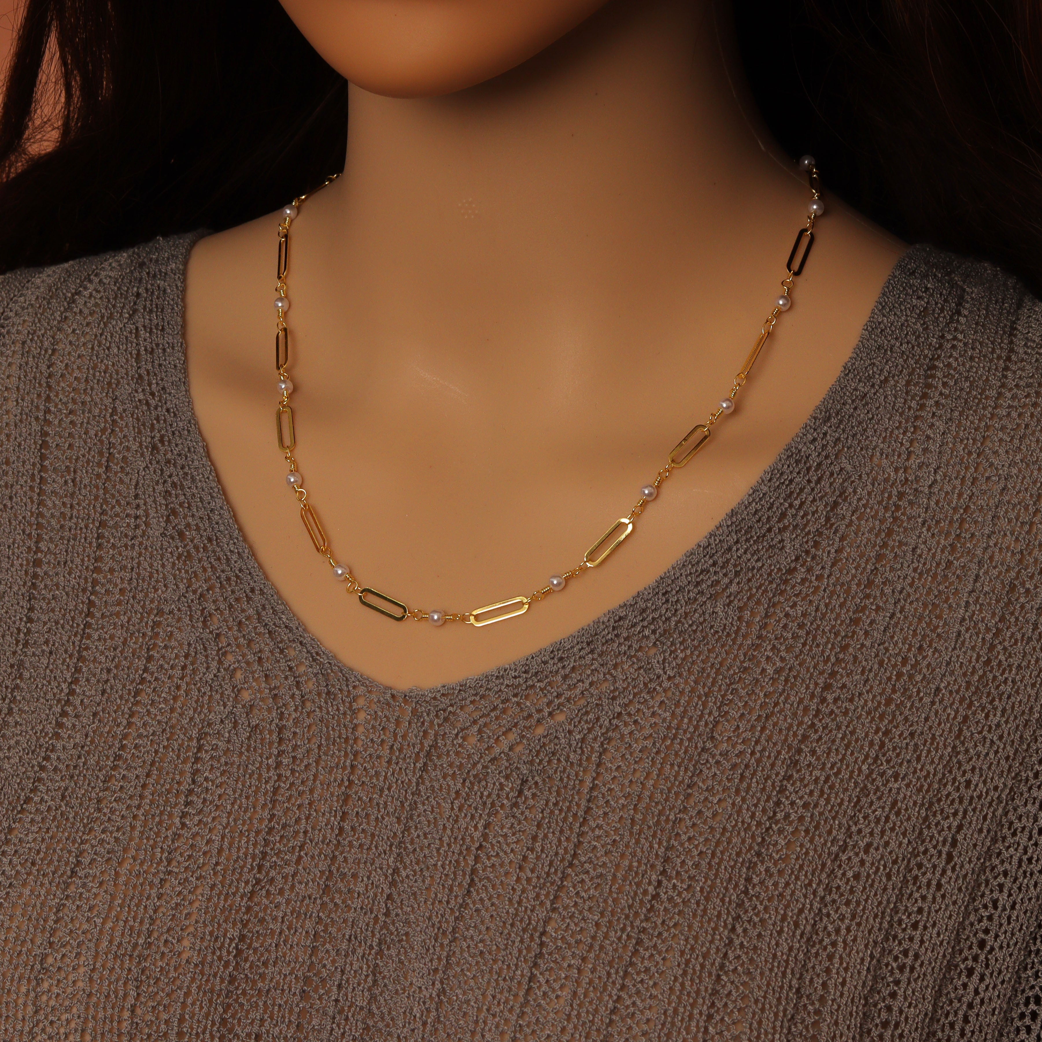 Wholesale Pearl Paperclip Chain by Bestbeads&Beyond, 1-foot length, showcasing shiny pearl and metal paperclip links.
