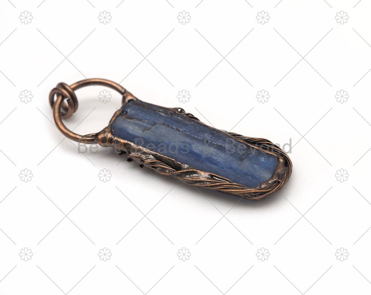 Blue Kyanite pendant with sunflower charm, natural gemstone jewelry by Bestbeads&Beyond, featuring vibrant blue Kyanite and sunflower design.