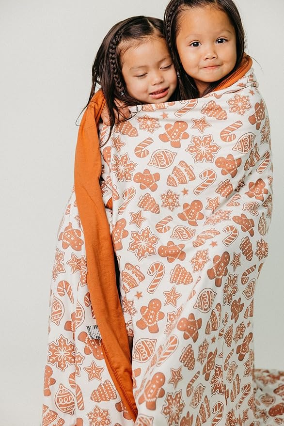 CozyNest Decor copper pearl jumbo knit throw blanket in gingerbread color with 3-layer stretchy design, soft and cozy for home use.