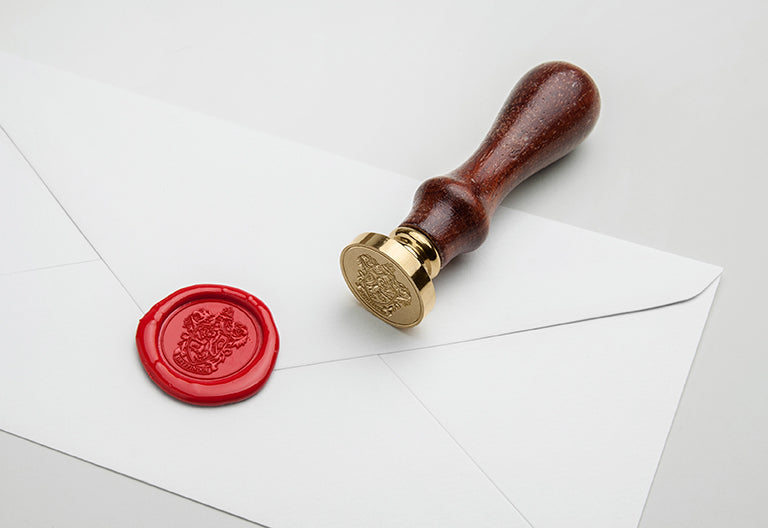 Harry Potter Gryffindor wax seal set kit with gold wax seals and Gryffindor emblem, perfect for sealing letters or crafts.