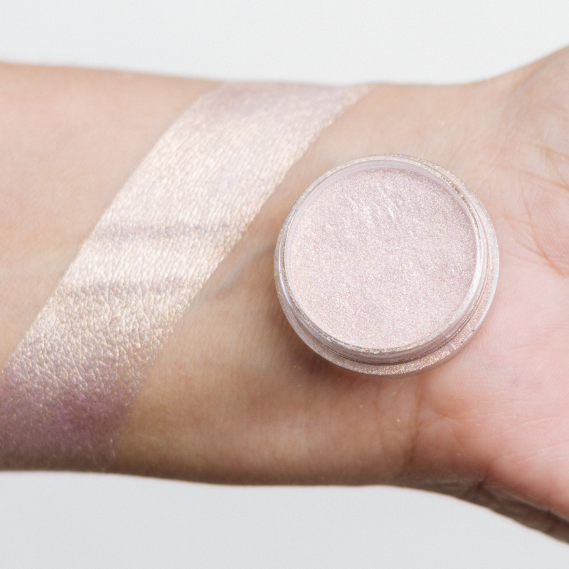 NABA Cosmetics USA Stella Pigment eyeshadow in a shimmering, vibrant color with a smooth, highly pigmented texture.