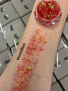 Nekoyanin Gel Glitter Tears in a small jar with shimmering gold glitter, perfect for nail art and decorative crafts.