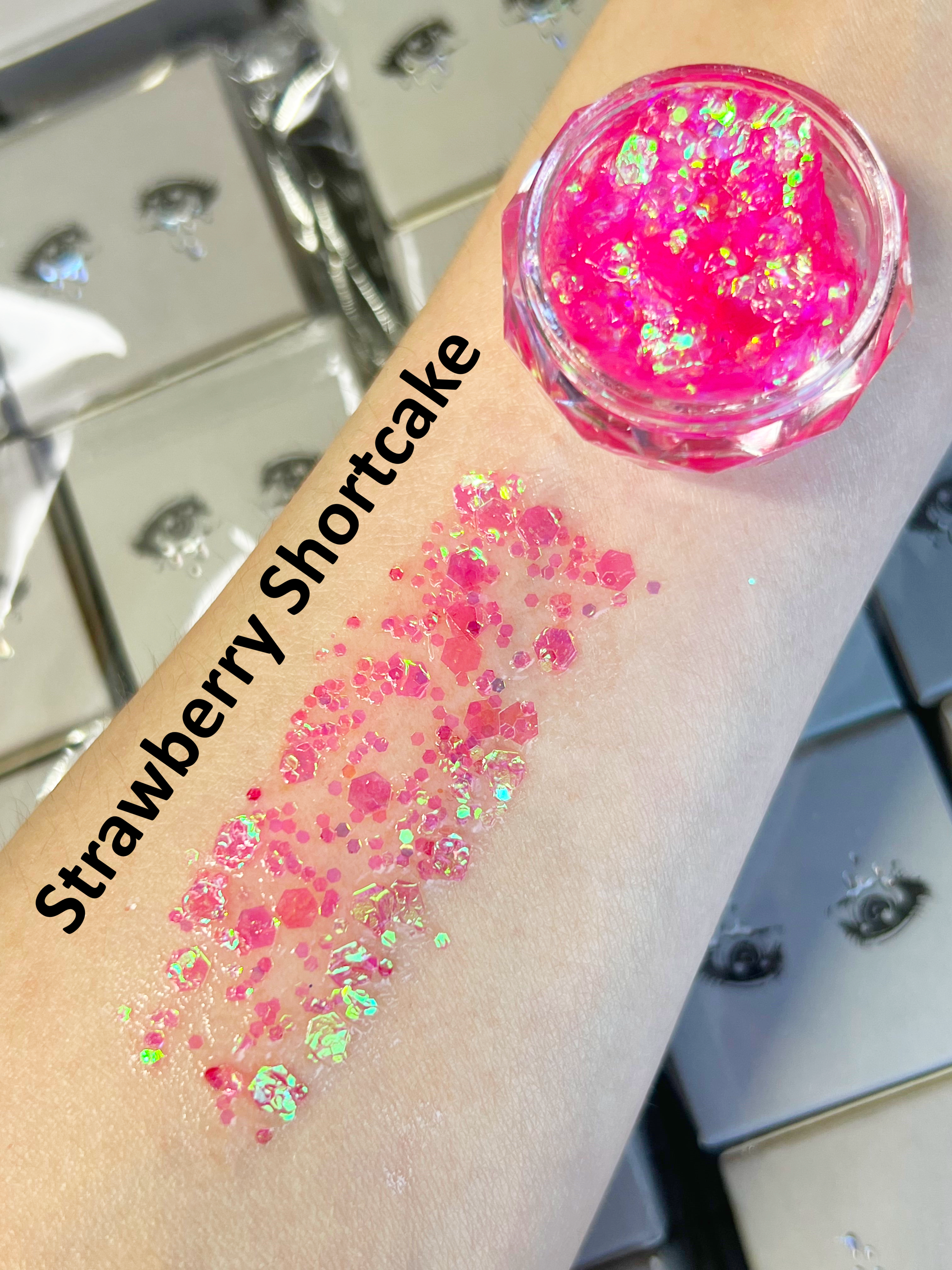 Nekoyanin Gel Glitter Tears in a small jar with shimmering gold glitter, perfect for makeup and special effects.