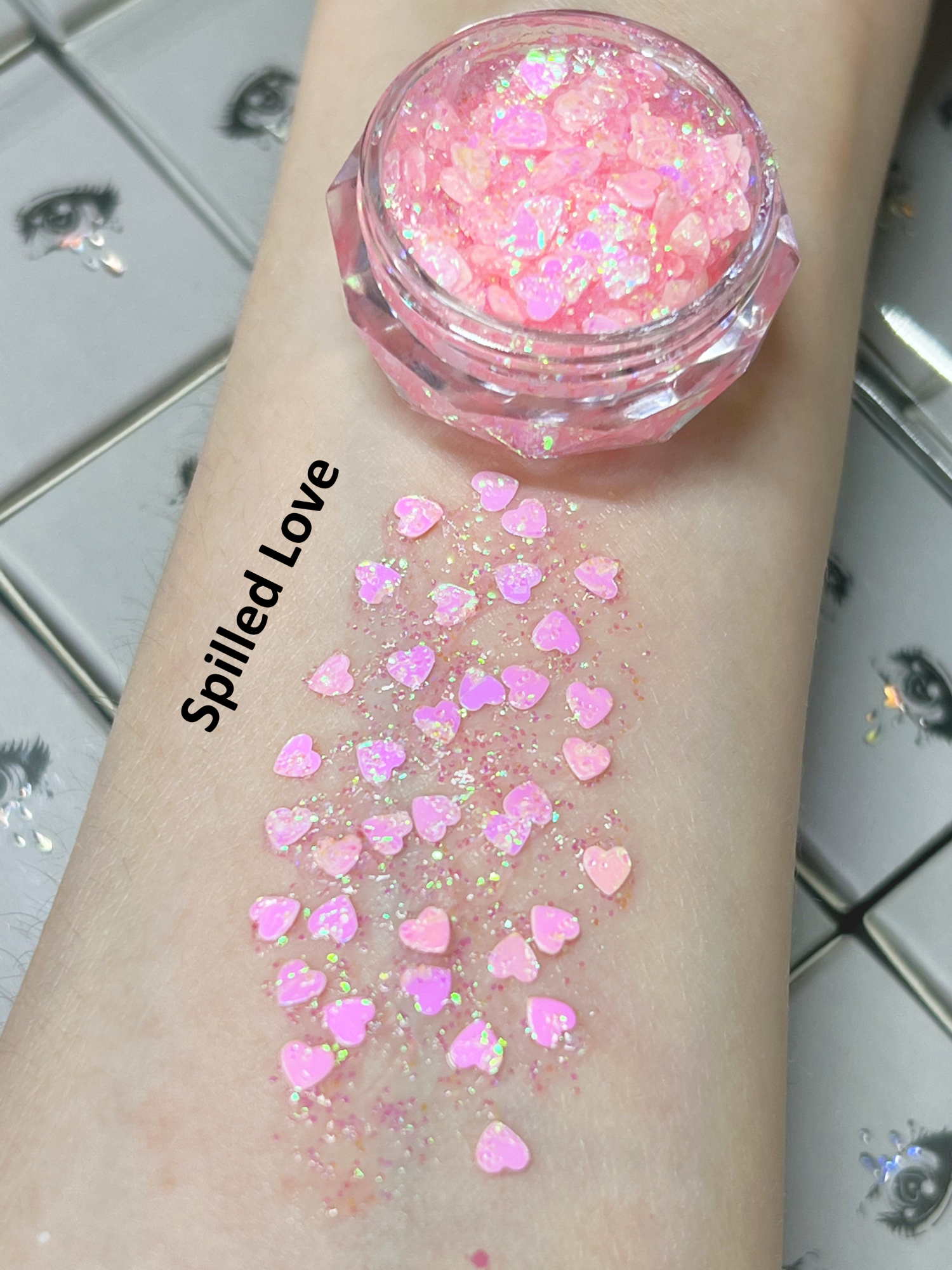 Nekoyanin Gel Glitter Tears in a small jar with shimmering gold glitter, perfect for nail art and decorative crafts.