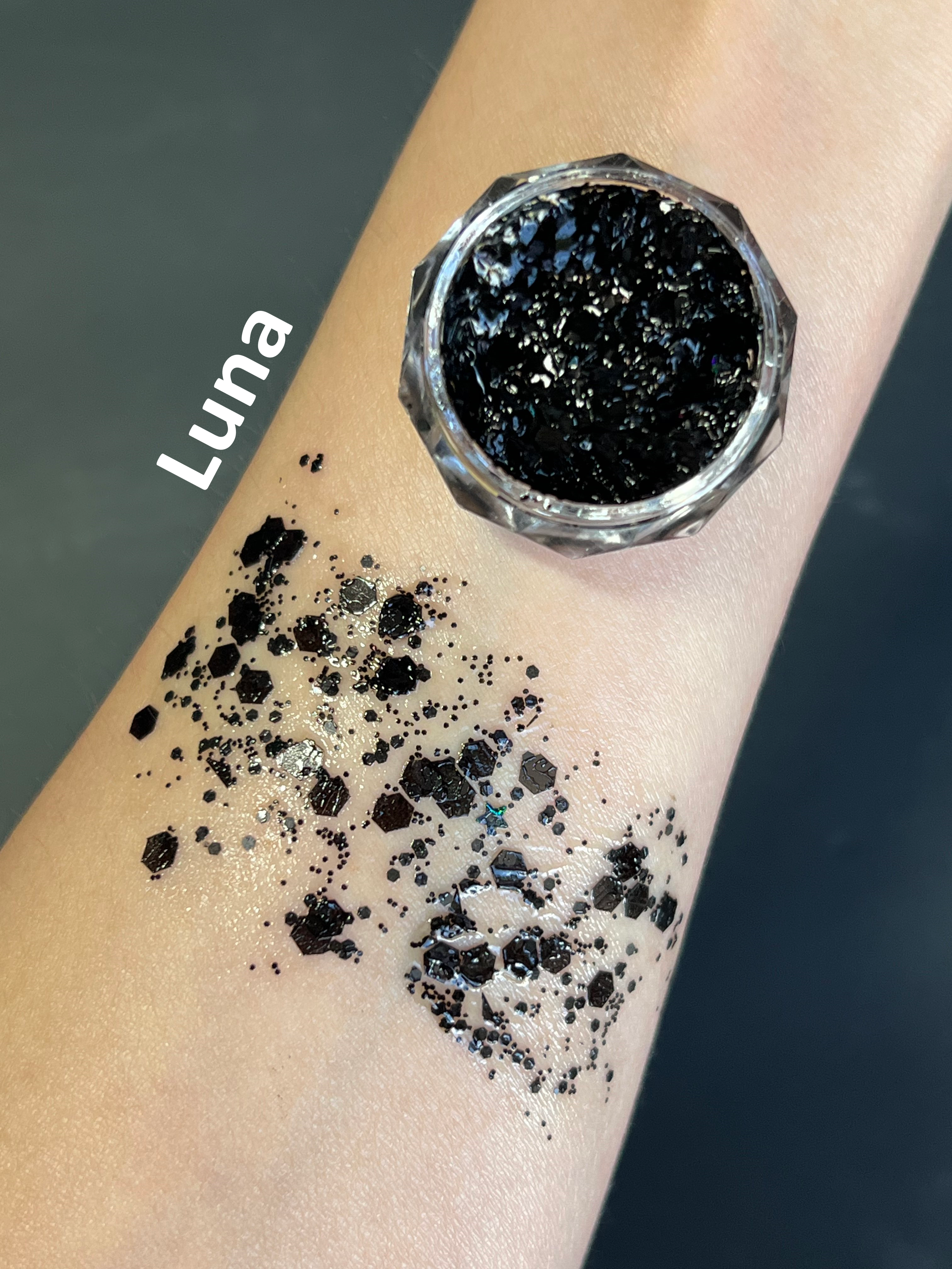 Nekoyanin Gel Glitter Tears in a jar with shimmering gold glitter and a clear gel base for creative nail art and decoration.