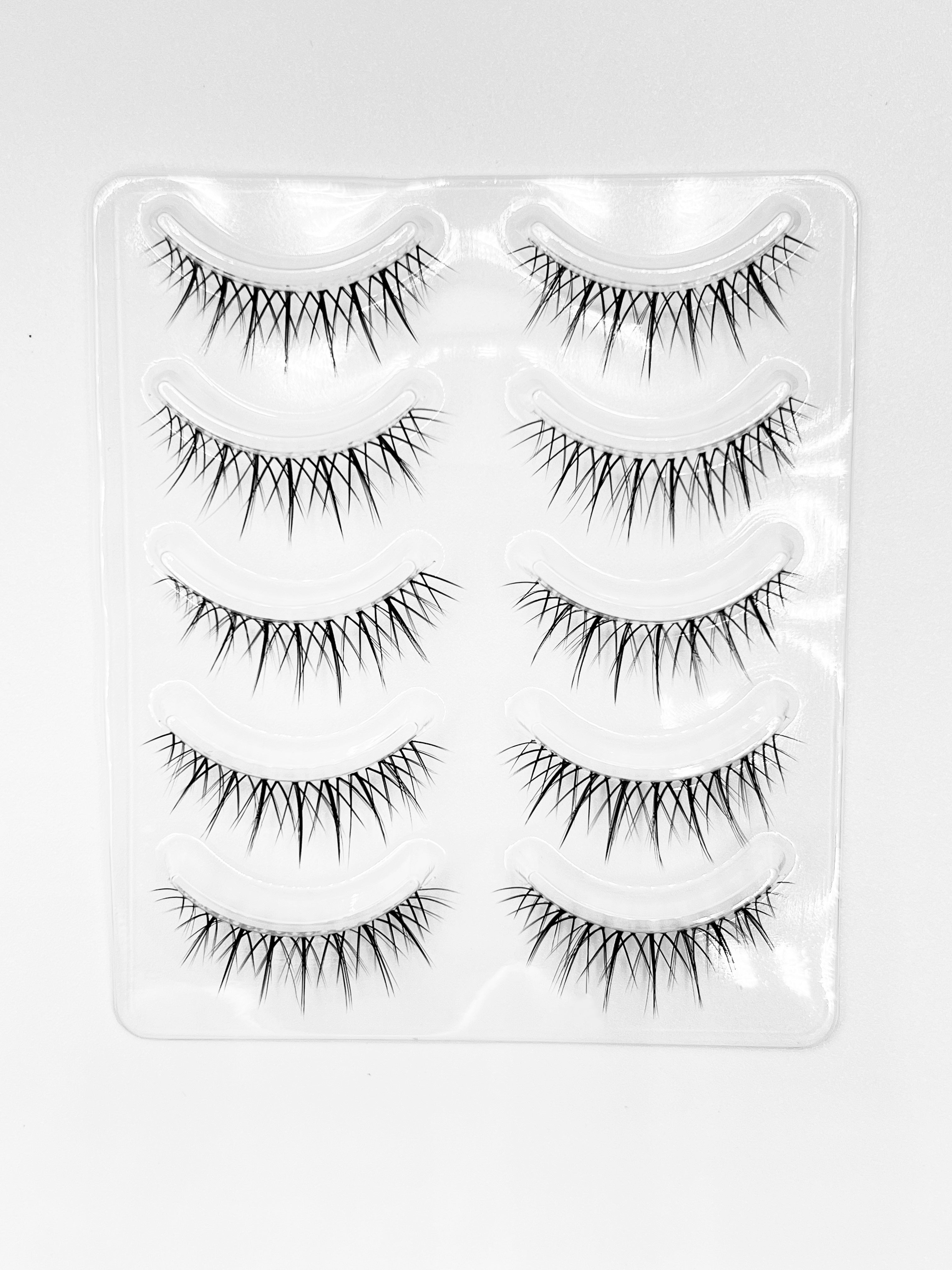 Nekoyanin Zodiac Manga Lashes representing Cancer zodiac sign with detailed, manga-inspired false eyelashes for eye enhancement.