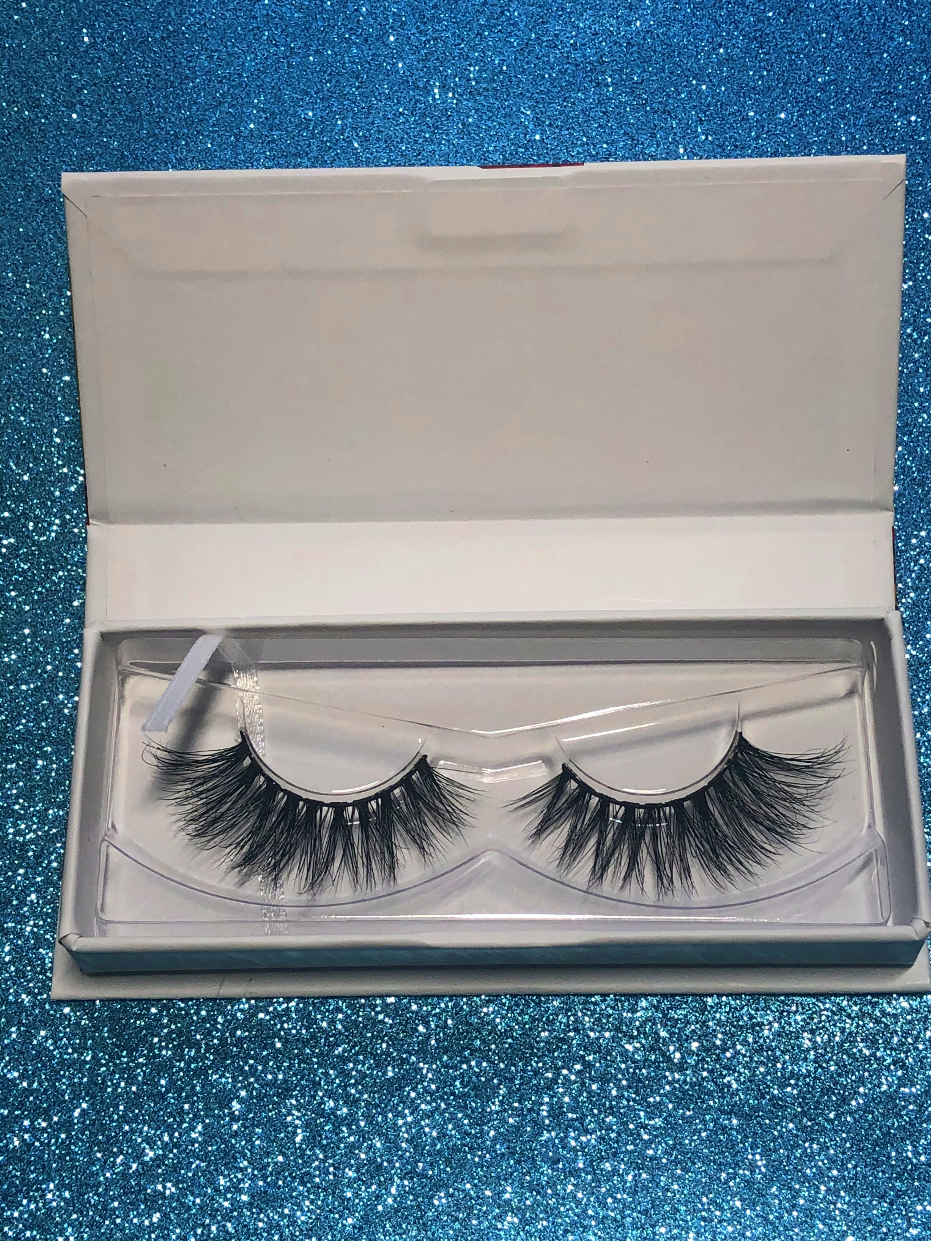 Nekoyanin Game Over Lashes with dramatic, voluminous false eyelashes for bold eye makeup looks.