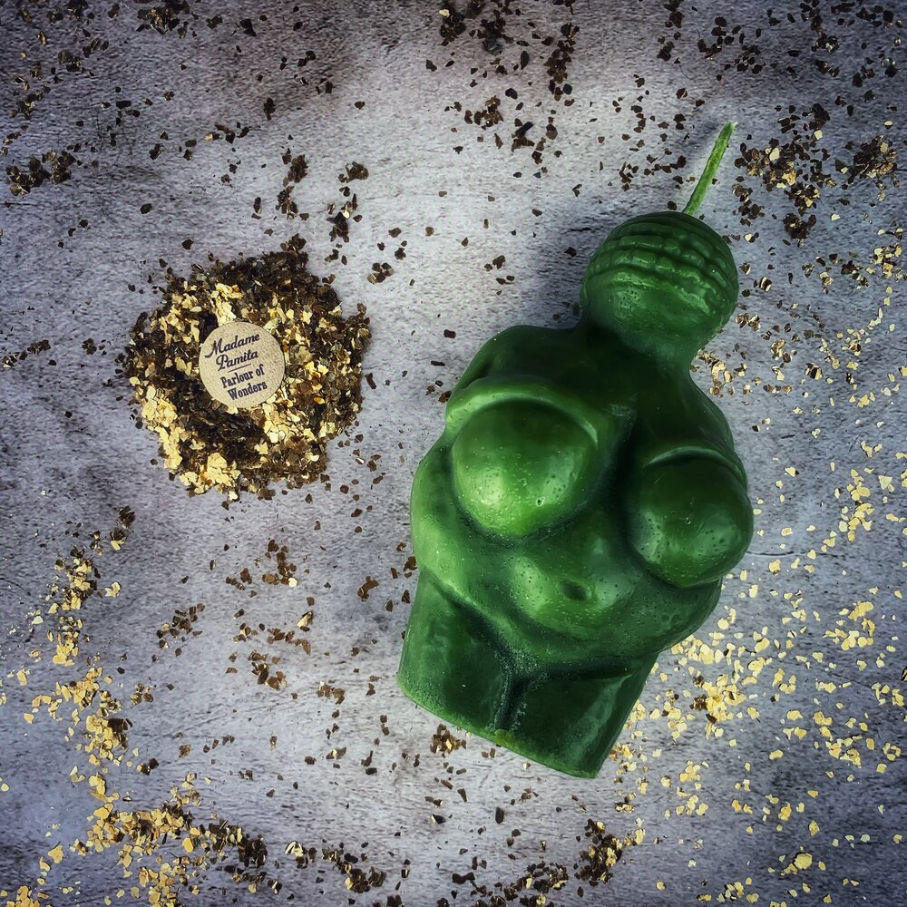 Parlour of Wonders Goddess of Willendorf Candle Spell Kit with red candle, representing feminine power and fertility magic.