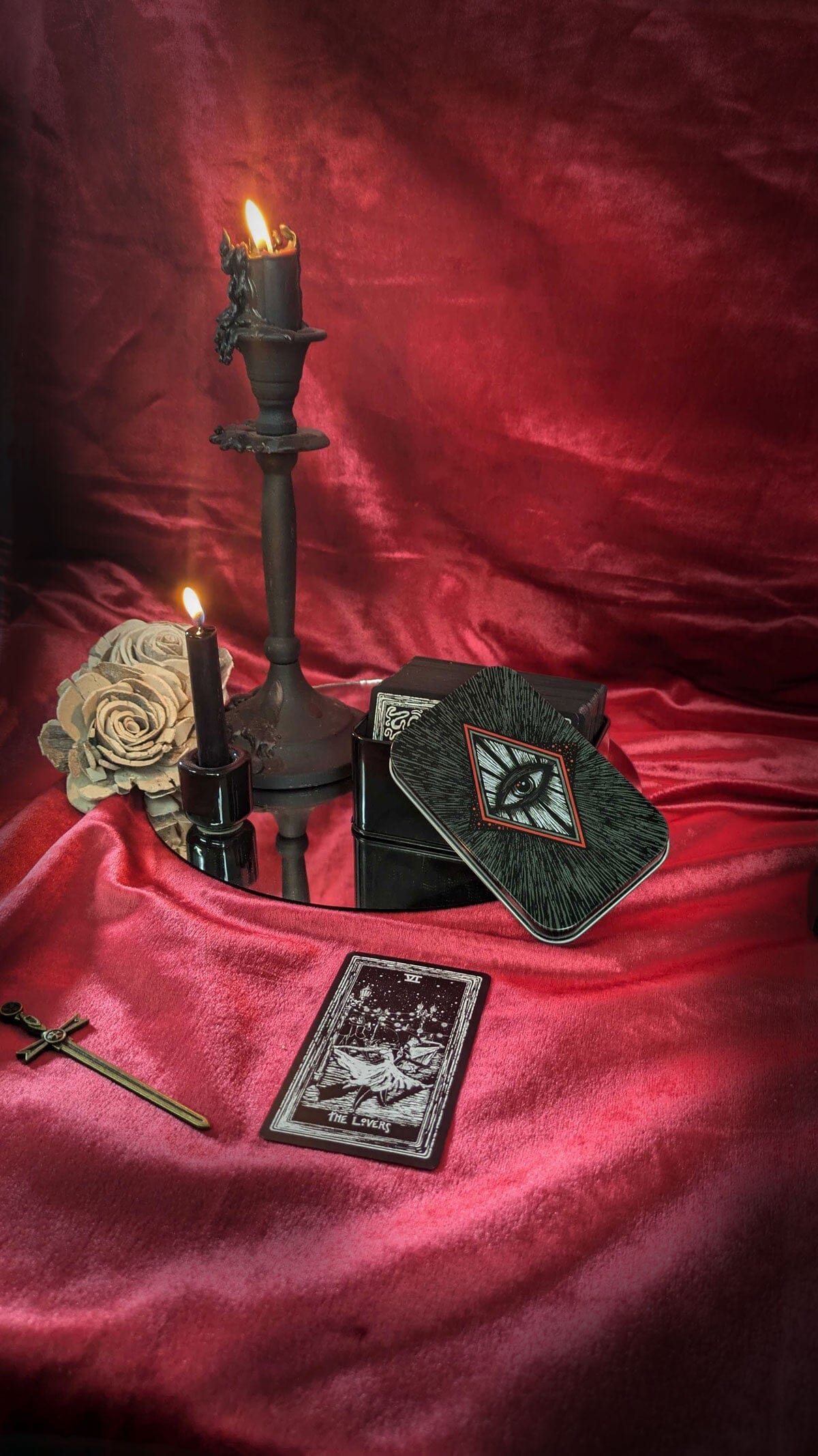 Prisma Visions Little Night Visions deck featuring a colorful, artistic card design on the card front.
