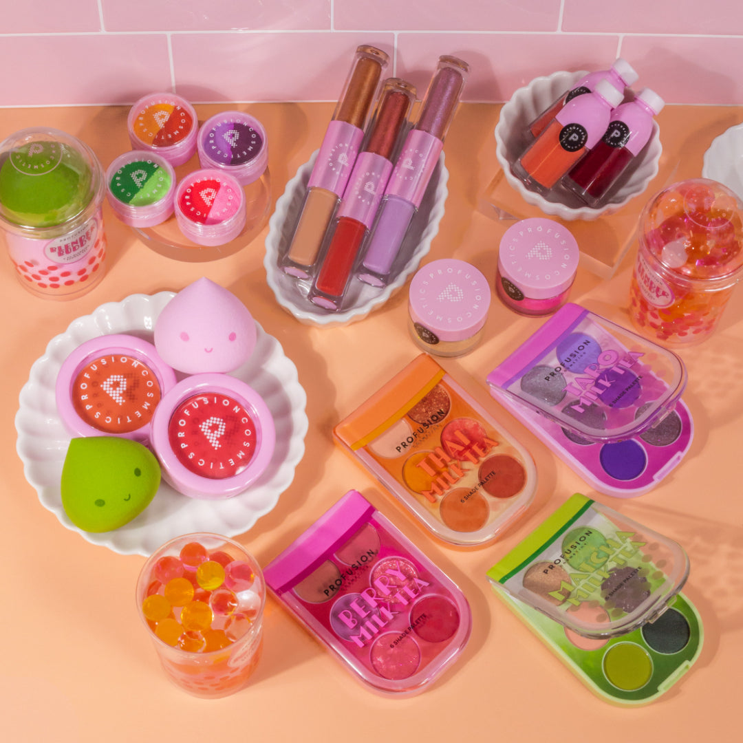 Profusion Cosmetics I 🖤 Boba Blender Buddy makeup brushes set, featuring soft brushes for flawless makeup application.