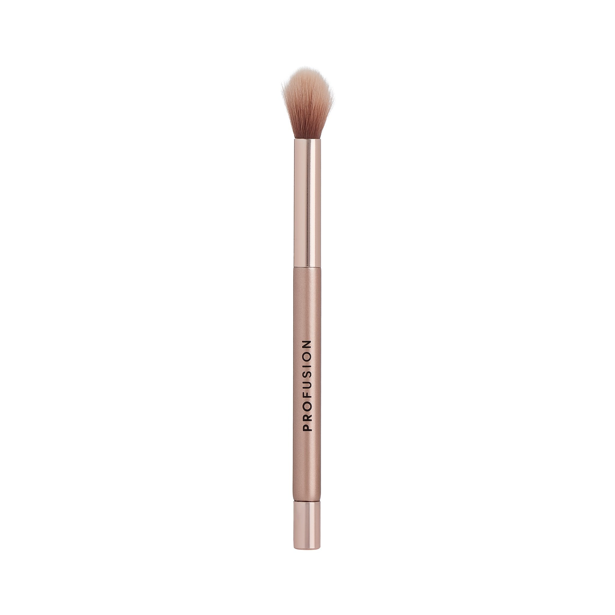 Profusion Cosmetics Magnetix eyeshadow blender brush with soft bristles for seamless eyeshadow application and blending.