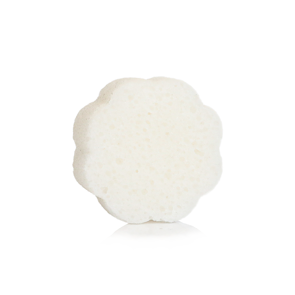 Spongellé Beach Grass Daisy Spongette body wash infused buffer with floral scent and soft textured sponge for gentle cleansing.