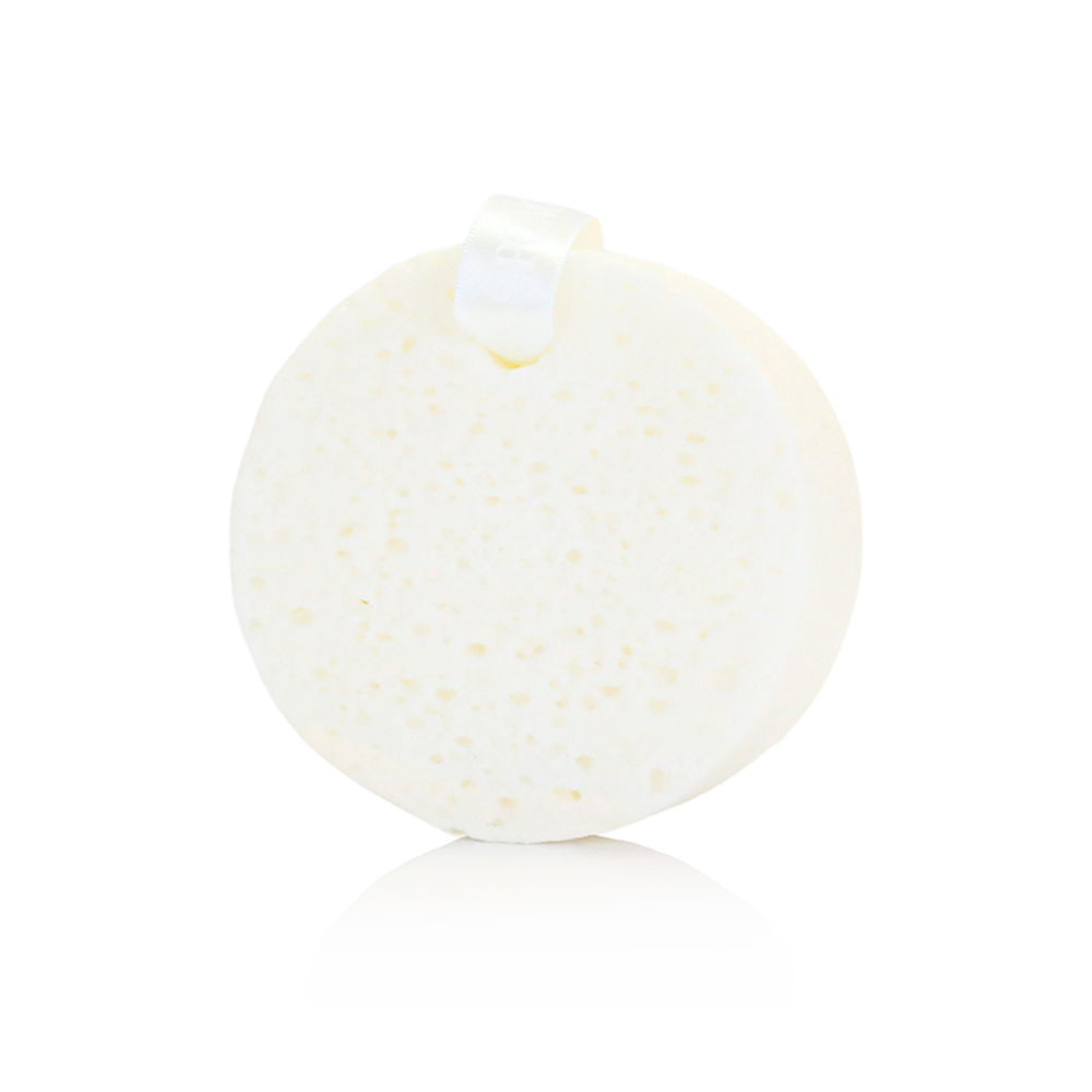 Spongellé Fior di Latte Spongelato Buffer, a body wash infused buffer with soft texture and floral scent for gentle cleansing.