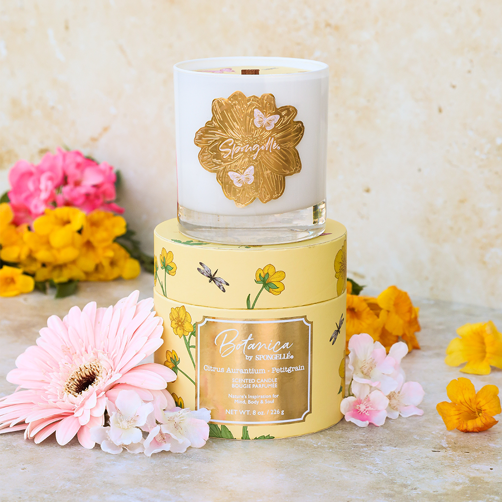 Spongellé Petitgrain Botanica candle, a home fragrance with a natural citrus scent, in a stylish glass container.